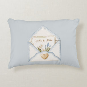 Cojín Decorativo Corazón floral de sobre de crema azul claro francé