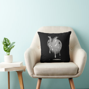 Cojín Decorativo corazón gris sobre negro 
