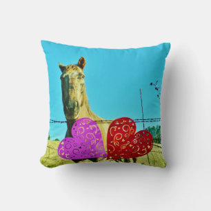 Cojín Decorativo Corazones Caballos rosa y Rojo y Crema