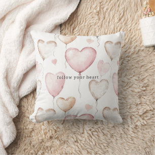 Cojín Decorativo Corazones de crema rosa