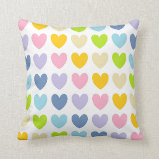 Cojín Decorativo Corazones en colores pastel del arco iris