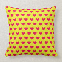 Cojín Decorativo Corazones rosados lindos en grande amarillo