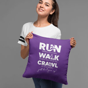 Cojín Decorativo Corre... Camina... Rastreo... ¡No te rindas!