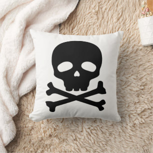 Cojín Decorativo Cráneo de pirata negro sobre fondo blanco