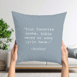 Cojín Decorativo Crear su propia cotización<br><div class="desc">Crea tu propio presupuesto personalizado lanzar almohada. Presenta una tipografía de máquina de escribir minimalista.</div>