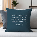 Cojín Decorativo Crear su propia cotización<br><div class="desc">Crea tu propio presupuesto personalizado lanzar almohada. Presenta una tipografía de máquina de escribir minimalista.</div>