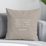 Cojín Decorativo Crear su propia cotización<br><div class="desc">Crea tu propio presupuesto personalizado lanzar almohada. Presenta una tipografía de máquina de escribir minimalista.</div>