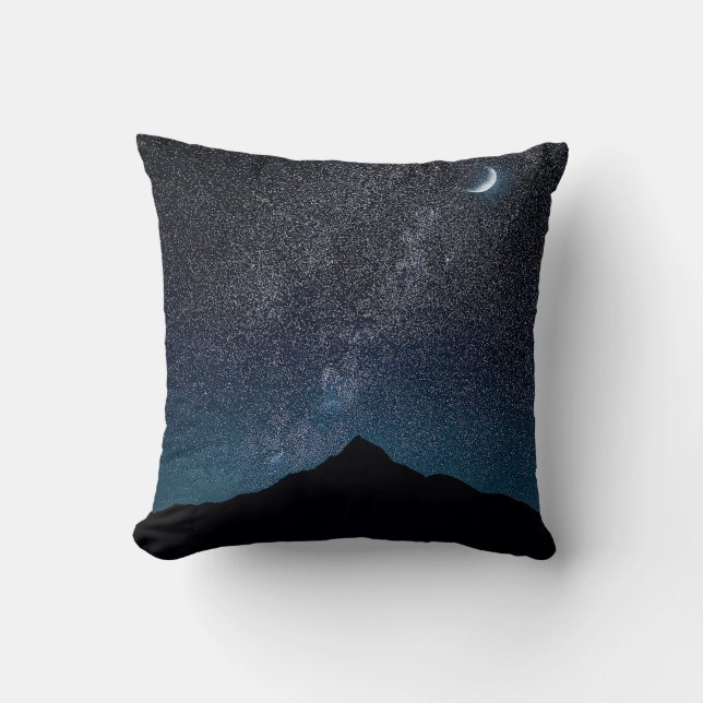 Cojín Decorativo Crescent Moon Over Starry Mountain (Anverso)