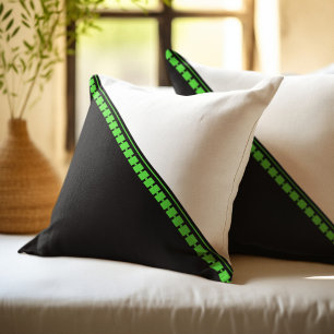Cojín Decorativo Cuadrados y círculos verdes sobre negro y blanco