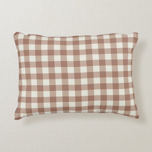 Cojín Decorativo Cuddly Bunny Rabbits Gingham - Mocha Mousse.   (Anverso)