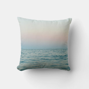 COJÍN DECORATIVO CUERPO DE AGUA A LA HORA AZUL