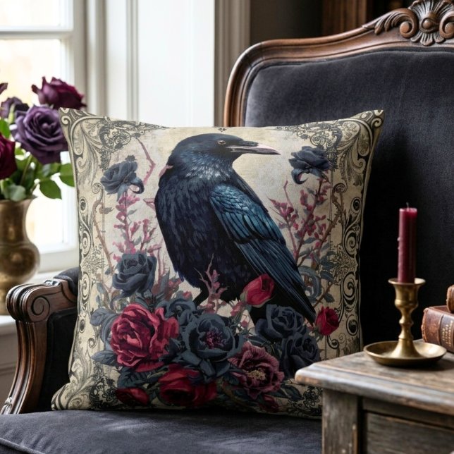 Cojín Decorativo Cuervo gótico y rosas (Dark Academia Gothic Raven floral throw pillow)