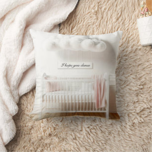 Cojín Decorativo Cuna bebé con nubes y Rótulo