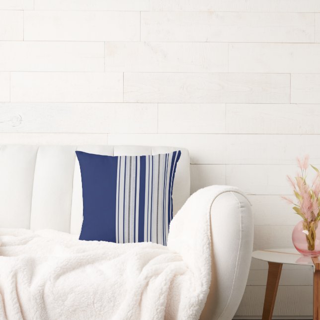 Cojín Decorativo Cushion rayado azul y blanco con acentos negros (Sofá)