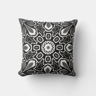 Cojín Decorativo Cushiro de manala geométrica blanca de Lily tribal