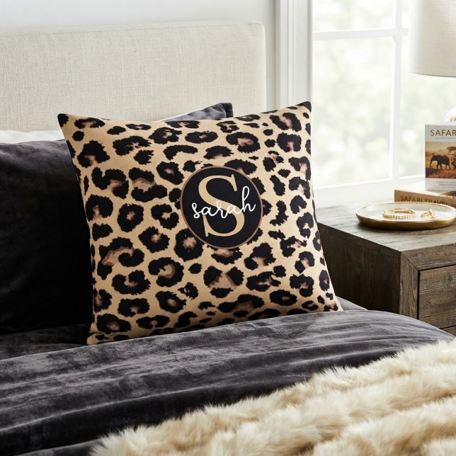 Cojín Decorativo Custom Monogram Initial & Name Chic Leopard Print  (Subido por el creador)