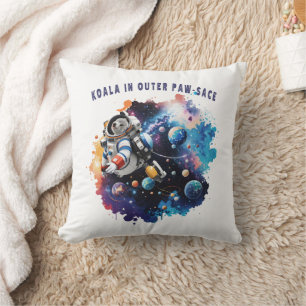 Cojín Decorativo Cute Koala en el espacio peatonal exterior, astron