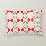 Cojín Decorativo Cute Ribbon Pattern<br><div class="desc">A sweet and stylish throw pillow featuring a charming red ribbon pattern,  perfect for adding a trendy touch to your home decor</div>