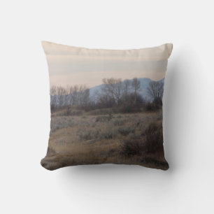 Cojín Decorativo D4 Mule Deer Buck and Sweet Grass Hills