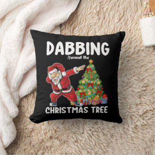 Cojín Decorativo Dabbing alrededor del árbol de Navidad Santa Vacac