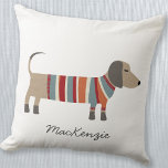Cojín Decorativo Dachshund Sausage Dog Personalizado<br><div class="desc">Pequeña salchicha de Dachshund o perrito de bruñido en trajes de punto. Perfecto para los amantes de los perros y los paseantes. Arte original de Nic Squirrell. Cambie el nombre a personalizar.</div>