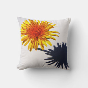 Cojín Decorativo Dandelion y tpcnm en la sombra