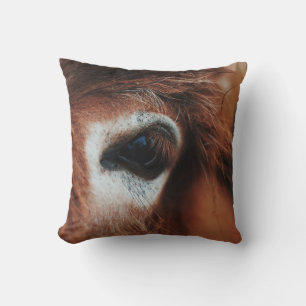COJÍN DECORATIVO DARK HORSE EYE