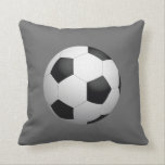 Cojín decorativo de baloncesto de fútbol<br><div class="desc">BOLA DE FÚTBOL La clásica pelota de fútbol blanco y negro,  la almohada perfecta para ir con tu almohada de árbitro de fútbol.</div>