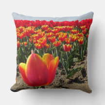 Cojín decorativo de campo tulipano rojo amarillo