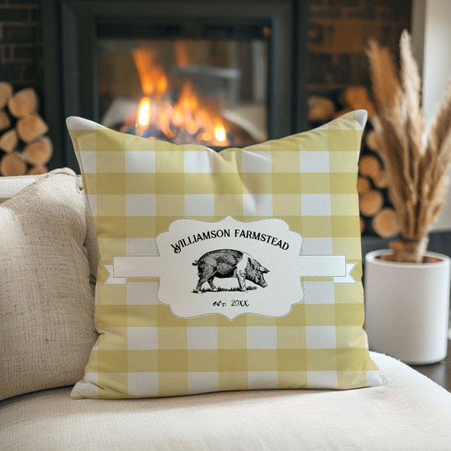 Cojín decorativo de cerdo de la granja de búfalo a (Yellow Buffalo Plaid Farm Pig Throw Pillow)