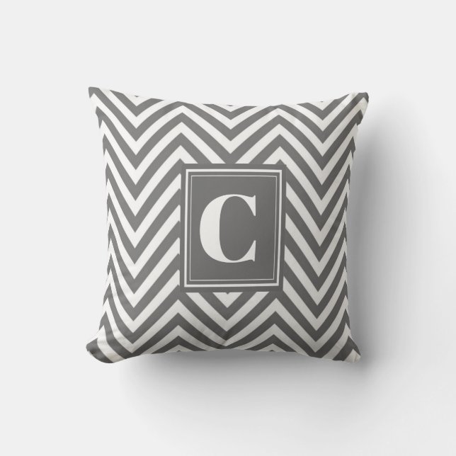 Cojín decorativo de Chevron gris monogramo (Anverso)