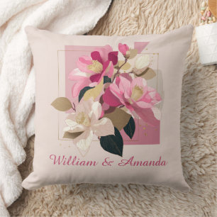 Cojín decorativo de color rosa camellia Bloom