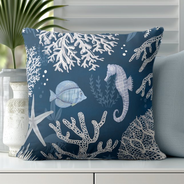 Cojín decorativo de coral blanco azul costero (Elevate Your Décor: Discover Gorgeous Coastal Throw Pillows by Totally Coast)
