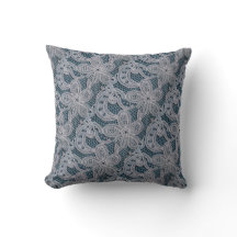 Cojín decorativo de encaje floral azul y blanco