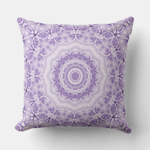 Cojín decorativo de flores blancas moradas