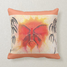 Cojín decorativo de la mariposa y del bambú