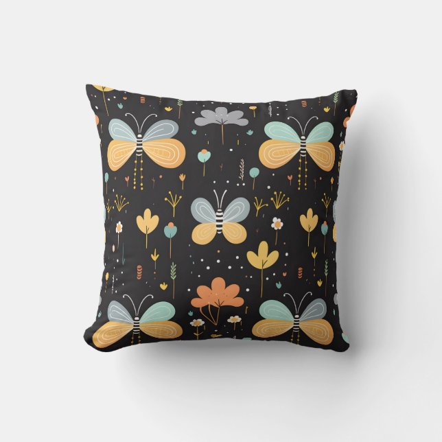Cojín decorativo de mariposas y flores (Anverso)