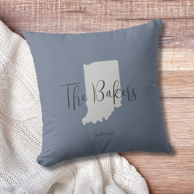 Cojín decorativo de nombre de familia de esquema d (Show pride for your state and personalize it!  "love makes this house a home in <your state>")