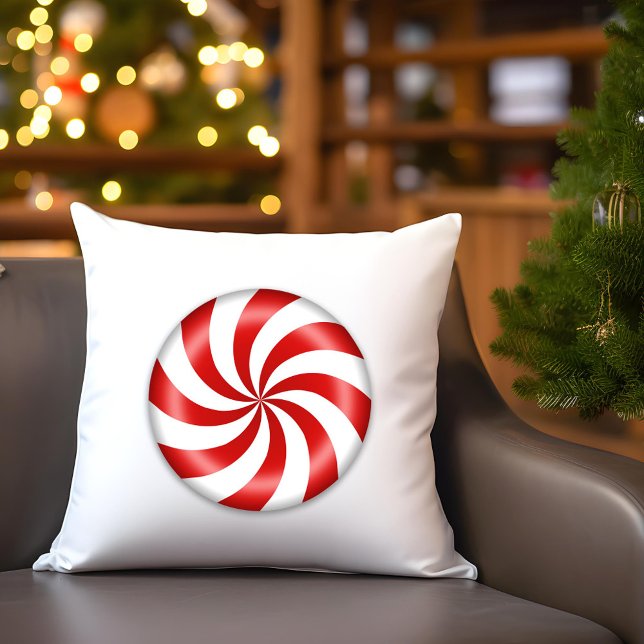 Cojín decorativo de Peppermint Candy (Add some sweet peppermint candy to your holiday decor with a Christmas pillow.)