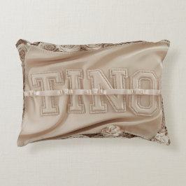 COJÍN DECORATIVO de Rosa con bordado TINO