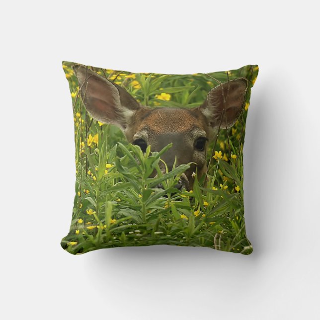 Cojín decorativo Deer Entre Flores Silvestres (Anverso)