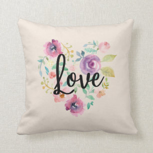 Cojín decorativo del corazón floral amoroso