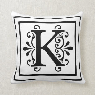 Cojín decorativo del monograma de la letra K