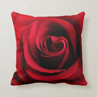 Cojín decorativo del rosa rojo
