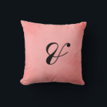 Cojín Decorativo Delicioso pergamino rosa Sr. y Sra.<br><div class="desc">Decoren su casa con estas almohadas rosadas muy agradables "Mr. and Mrs.". Con un diseño de pergamino rosado muy decorativo y "&" escrito en tinta personalizado negra esta almohada puede ser tuya hoy!</div>
