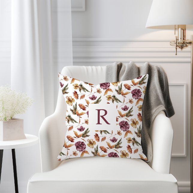 Cojín Decorativo Despedida de Soltera "Enamórate" (Monogrammed Fall Floral Burgundy Terracotta Sage Green Throw Pillow by Painted Paperie)