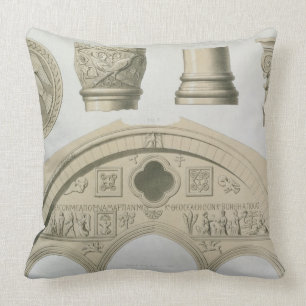 Cojín Decorativo Detalles de un arco esculpido y columnas del St.