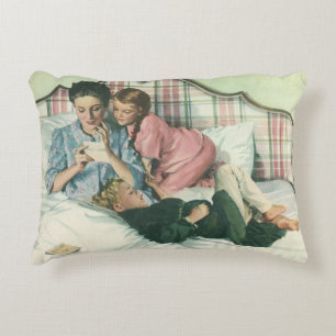 Cojín Decorativo Día de la Madre Vintage, niños leyendo tarjetas en