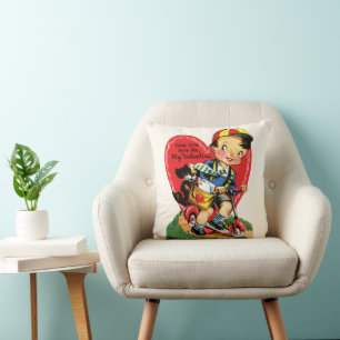 Cojín Decorativo Día de San Valentín Retro, Niño Antiguo en un Pati
