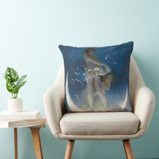 Cojín Decorativo Diosa Luna en la Noche Espolvoreando Estrellas